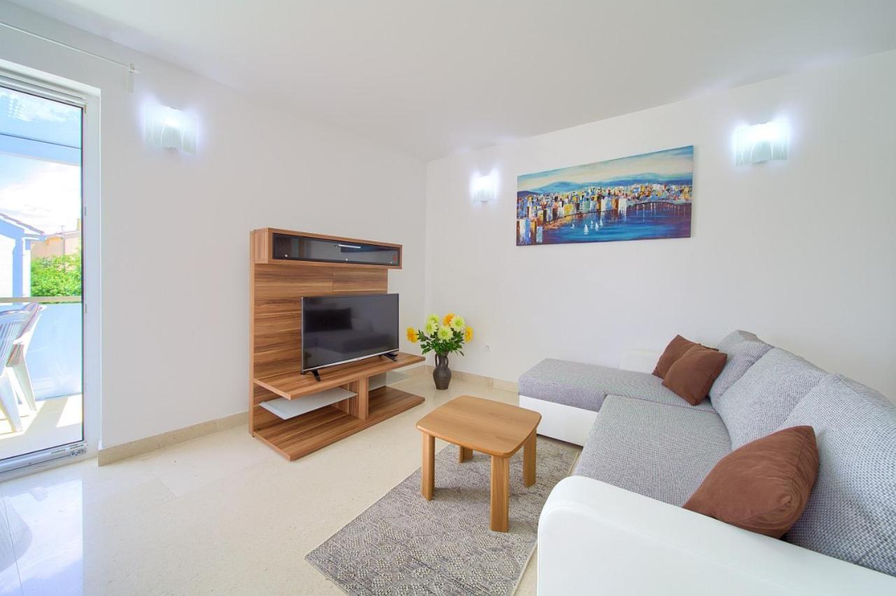 Apartment Anja Krk Town Exterior photo